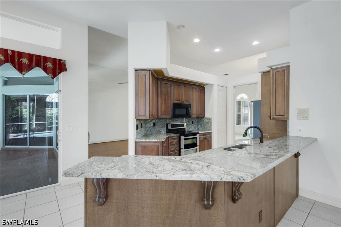 3 Bed Pool Home for Sale in Spanish Wells, photo 5