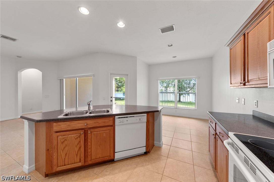 3 Bed Waterfront Home for Sale in Sandoval, photo 5