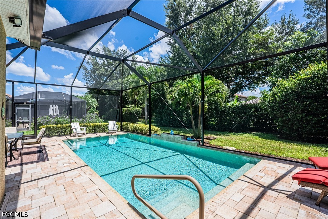 3 Bed Pool Home for Sale in Stoneybrook, photo 5