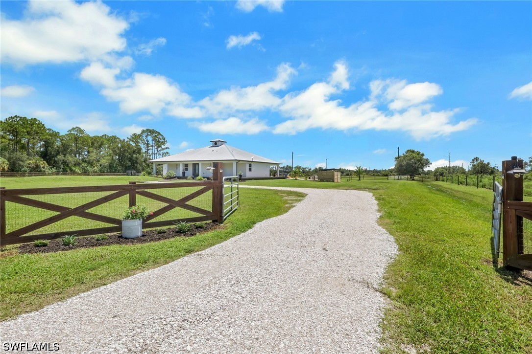 2 Bed Pool Home for Sale in Acreage, photo 5