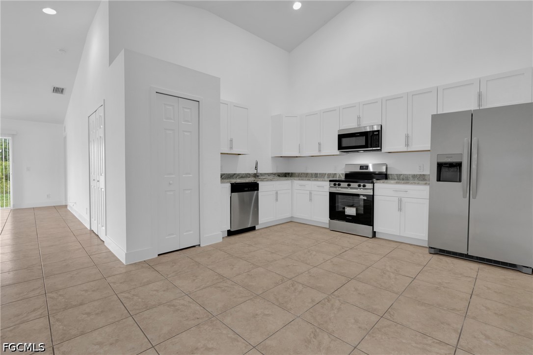 6 Bed Duplex for Sale in Lehigh Acres, photo 5