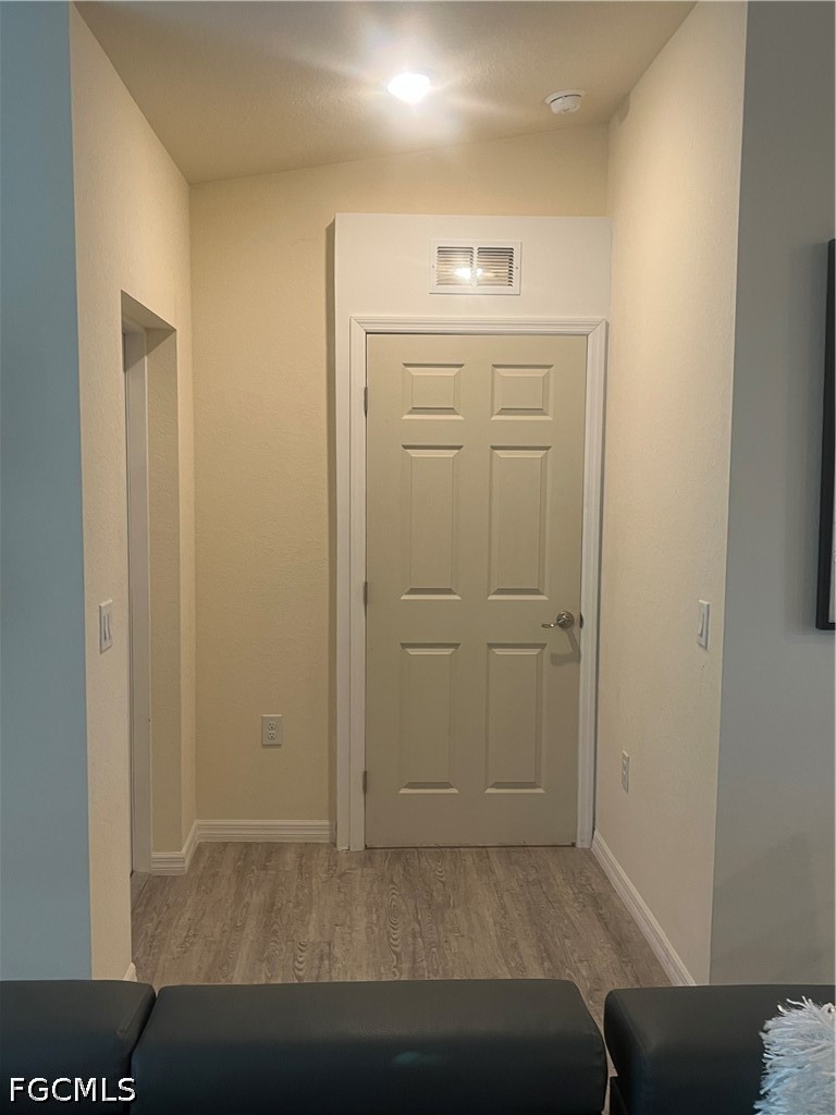 2 Bed SingleFamilyResidence for Sale in Labelle, photo 5