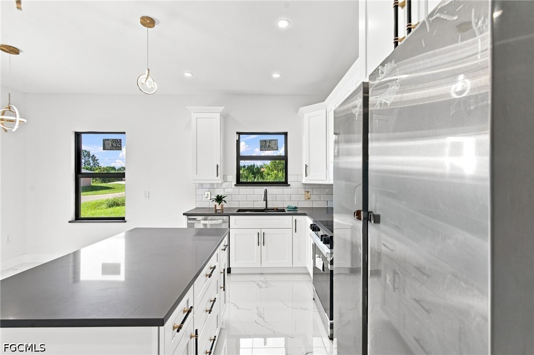 3 Bed SingleFamilyResidence for Sale in Lehigh Acres, photo 5