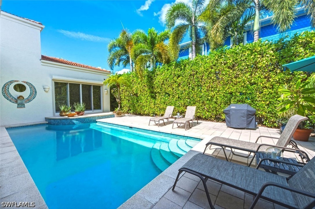 5 Bed Pool Home for Sale in Naples Park, photo 5