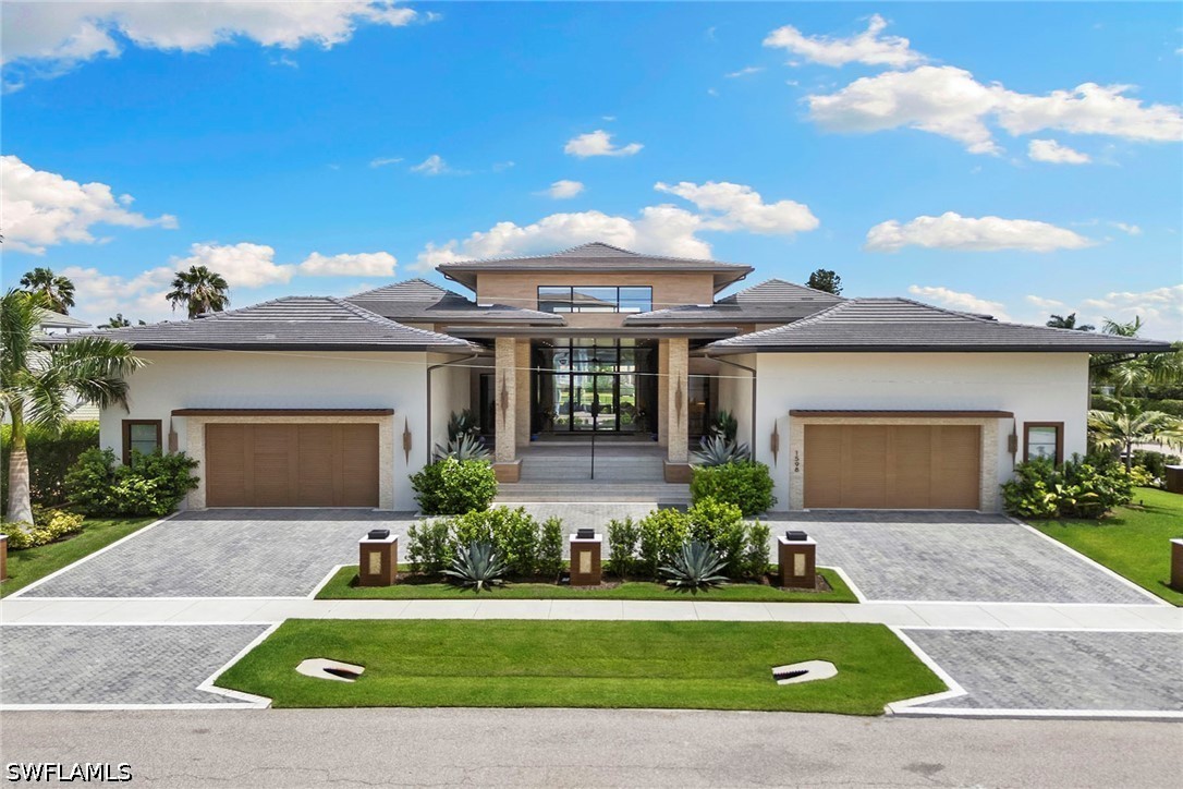 6 Bed Pool Home for Sale in Marco Island, photo 5