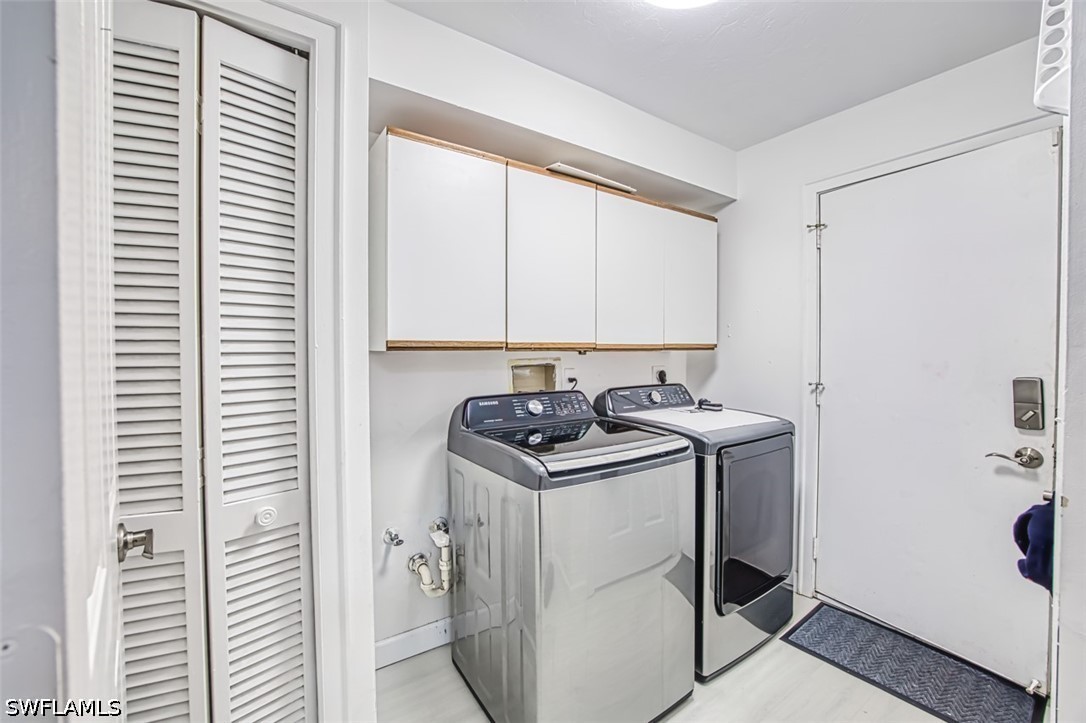 3 Bed SingleFamilyResidence for Sale in Naples, photo 5