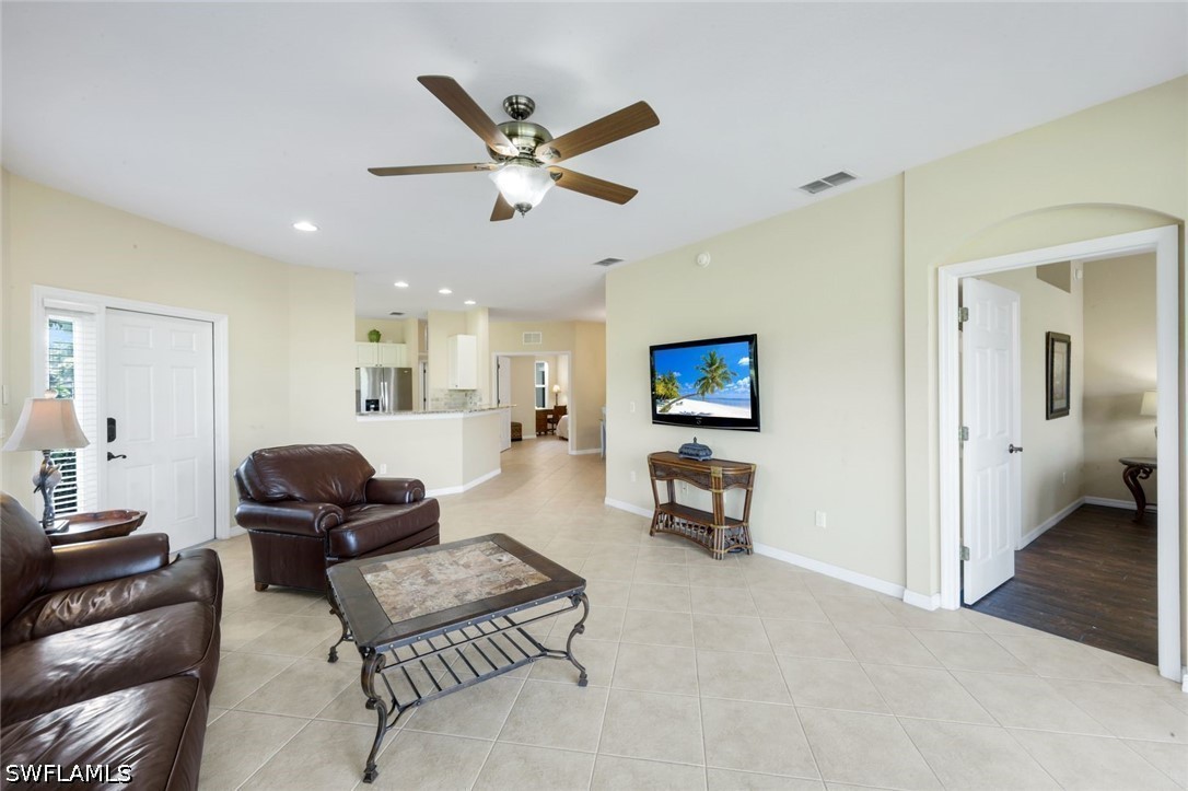 3 Bed Waterfront Home for Sale in Hunters Ridge, photo 5