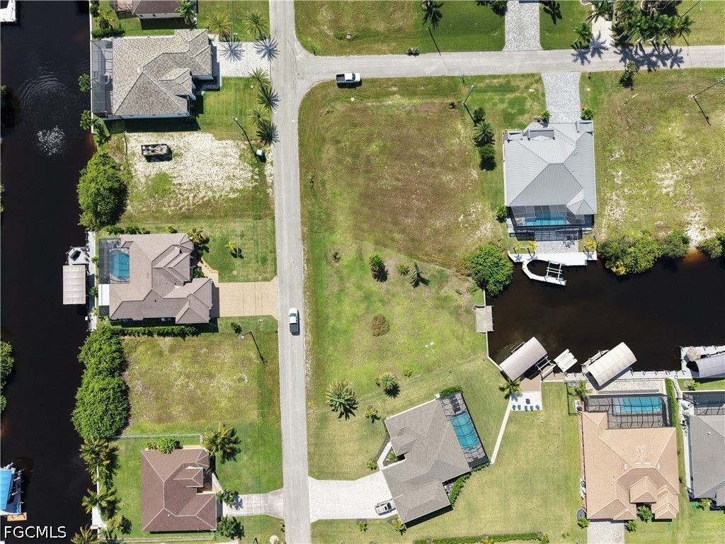 Waterfront Home for Sale in Cape Coral, photo 5