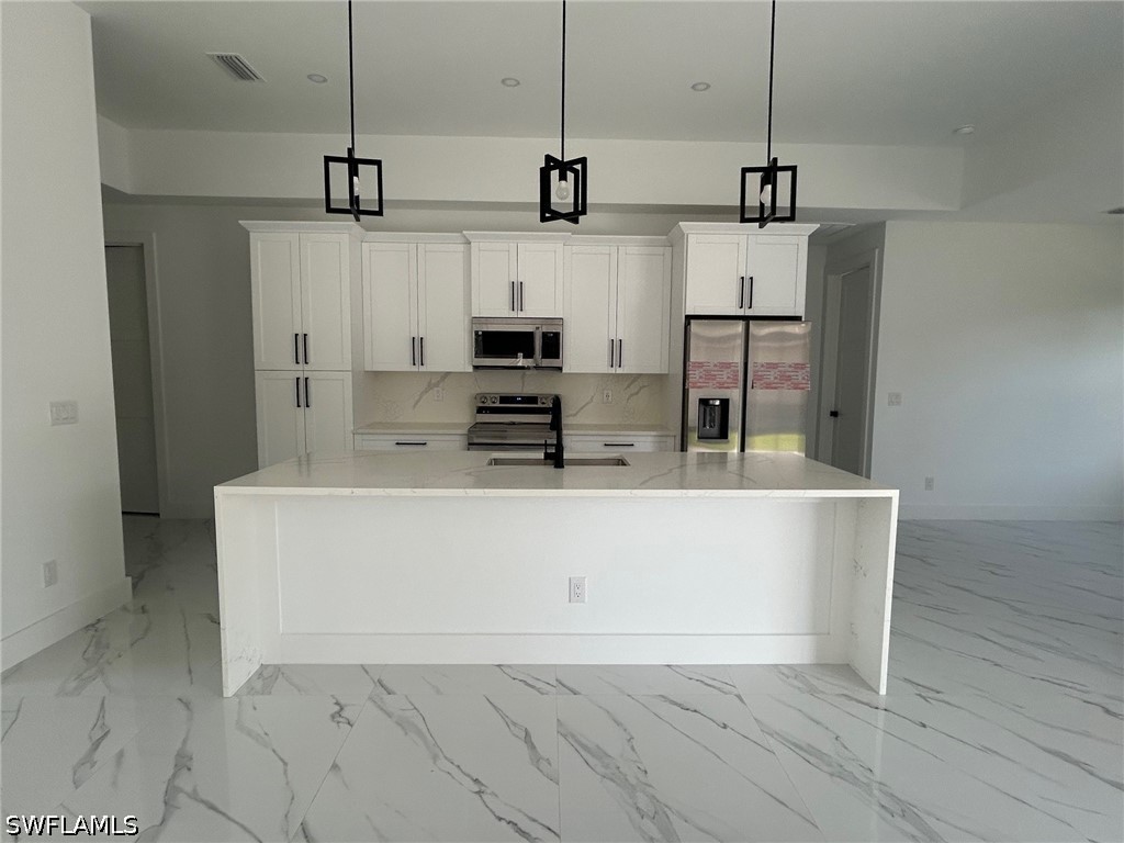 3 Bed SingleFamilyResidence for Sale in Naples, photo 5