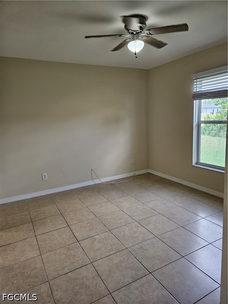 3 Bed SingleFamilyResidence for Sale in Lehigh Acres, photo 5