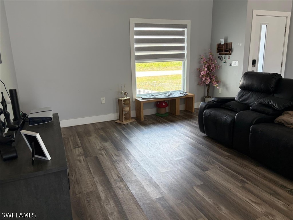 3 Bed SingleFamilyResidence for Sale in Lehigh Acres, photo 5