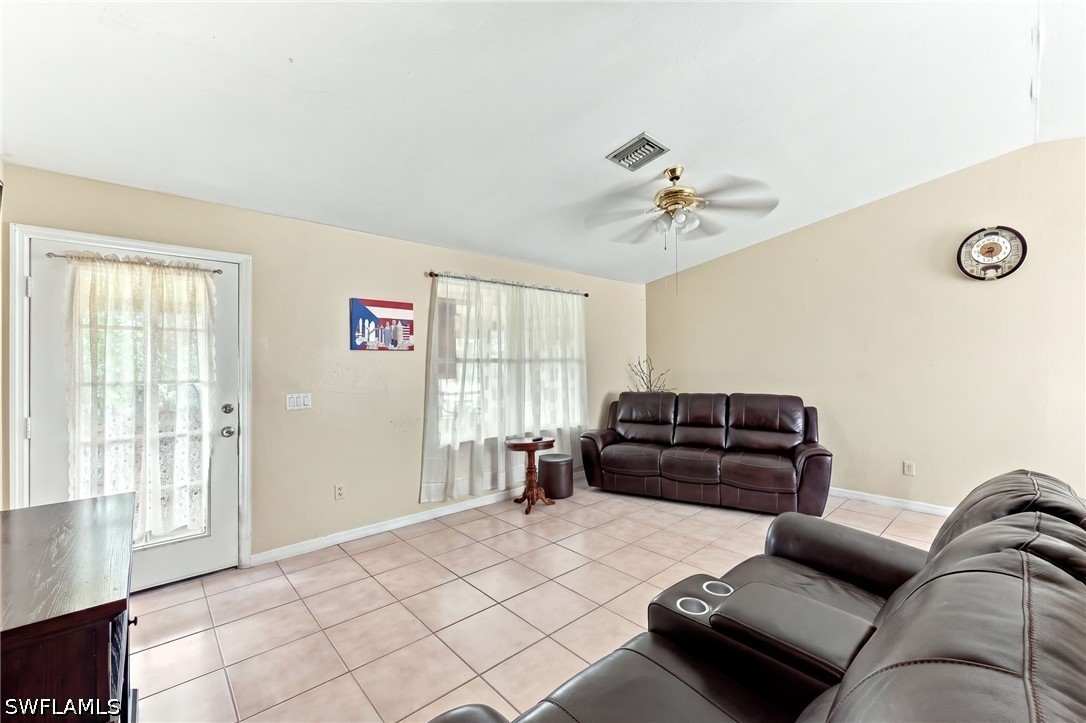 3 Bed SingleFamilyResidence for Sale in Naples, photo 5