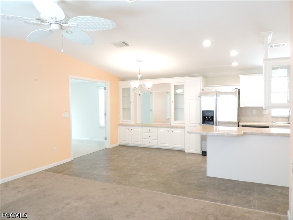 2 Bed ManufacturedHome for Sale in Estero, photo 5