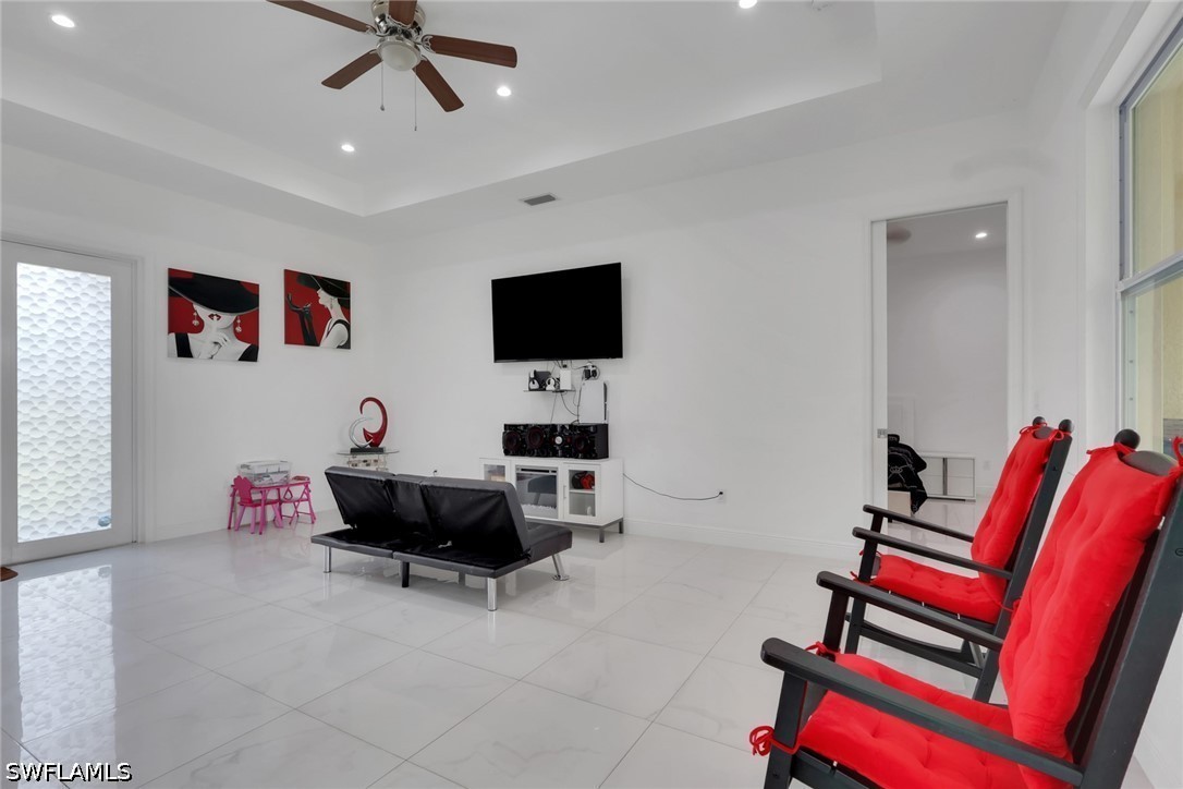 3 Bed SingleFamilyResidence for Sale in Naples, photo 5