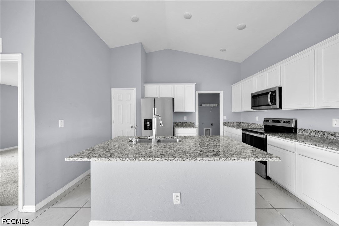 4 Bed SingleFamilyResidence for Sale in Cape Coral, photo 5