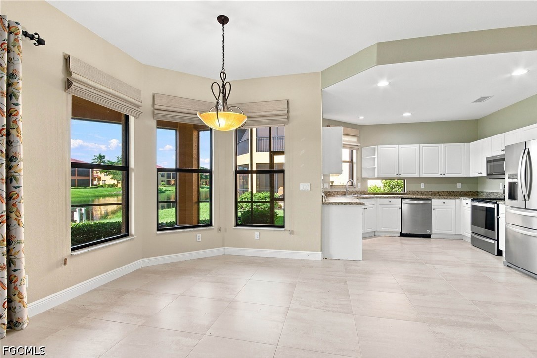 3 Bed Waterfront Home for Sale in Fort Myers, photo 5