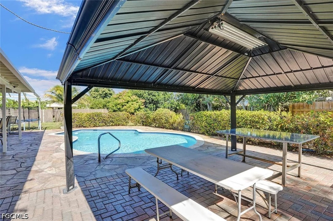 3 Bed Pool Home for Sale in Acreage, photo 5