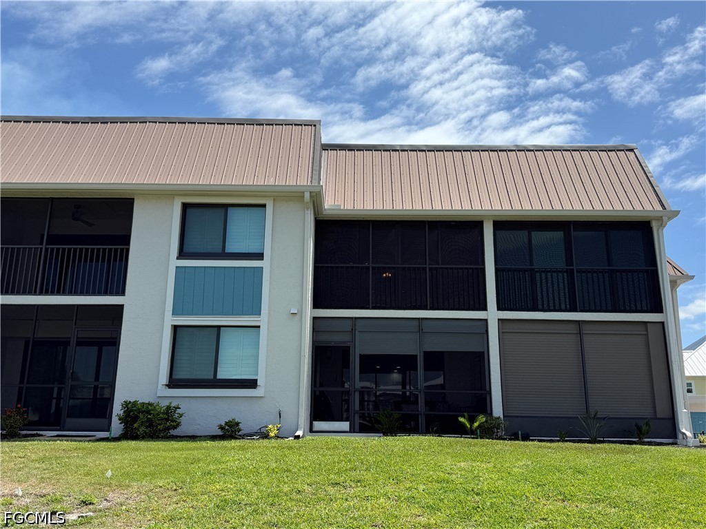 1 Bed Waterfront Home for Sale in Fort Myers Beach, photo 5