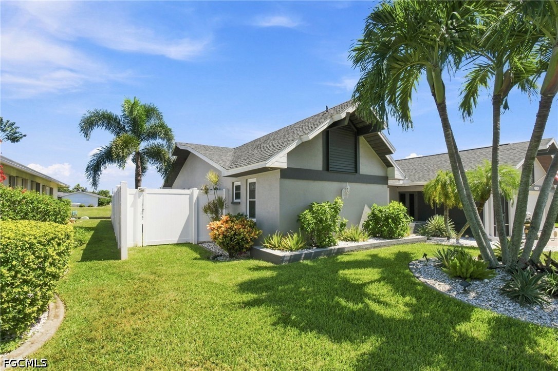 3 Bed Pool Home for Sale in Cape Coral, photo 5