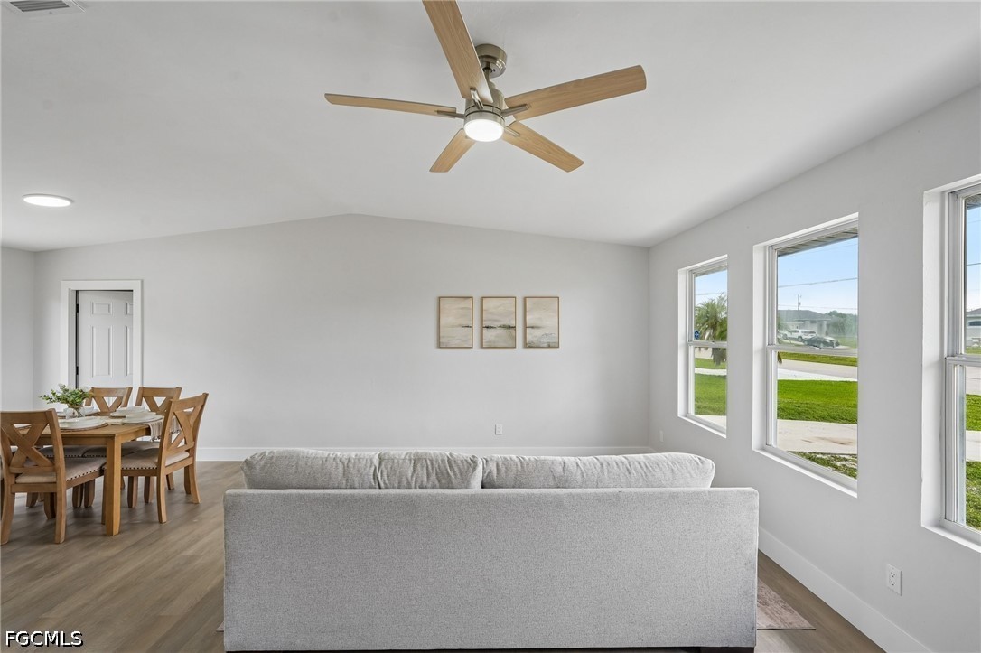 3 Bed SingleFamilyResidence for Sale in Cape Coral, photo 5