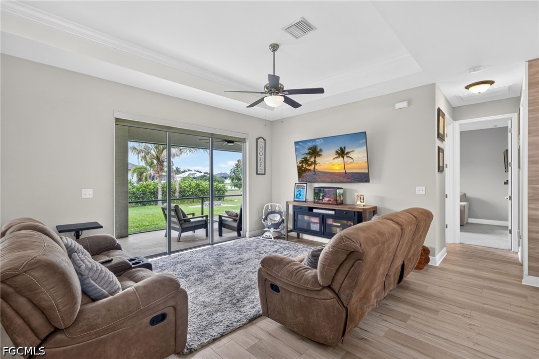 3 Bed SingleFamilyResidence for Sale in Cape Coral, photo 5