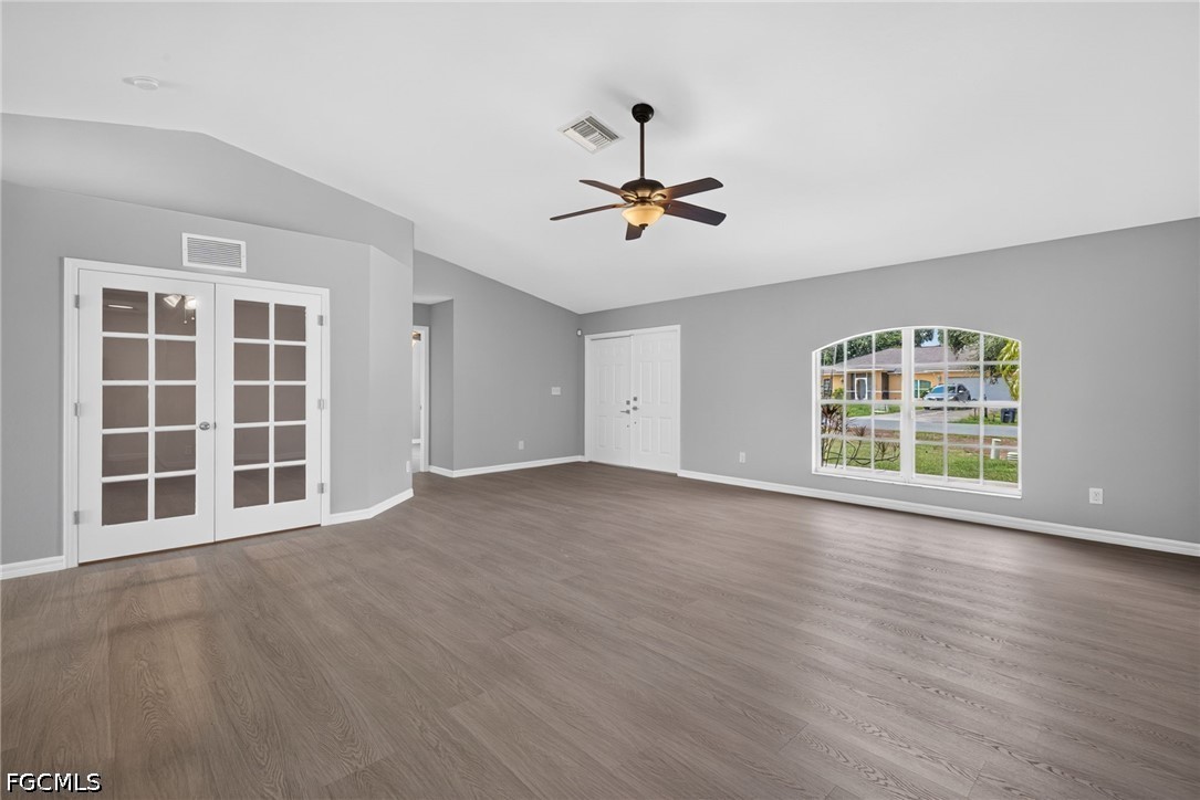 3 Bed SingleFamilyResidence for Sale in Lehigh Acres, photo 5