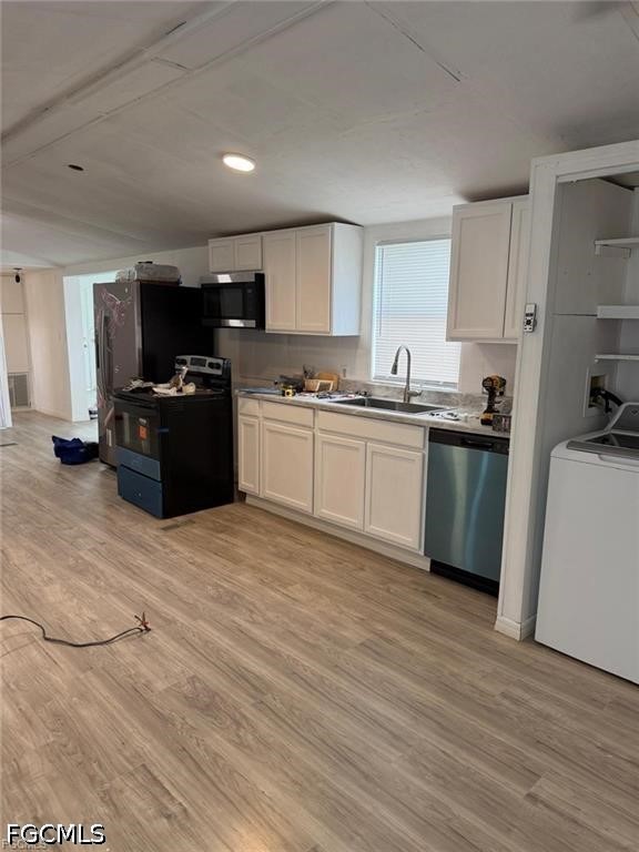 2 Bed Waterfront Home for Sale in Fort Myers Estates, photo 5