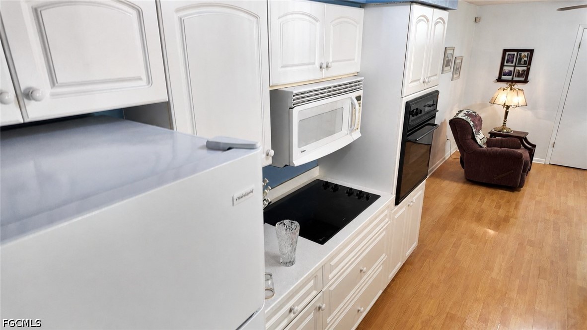 3 Bed SingleFamilyResidence for Sale in Naples, photo 5