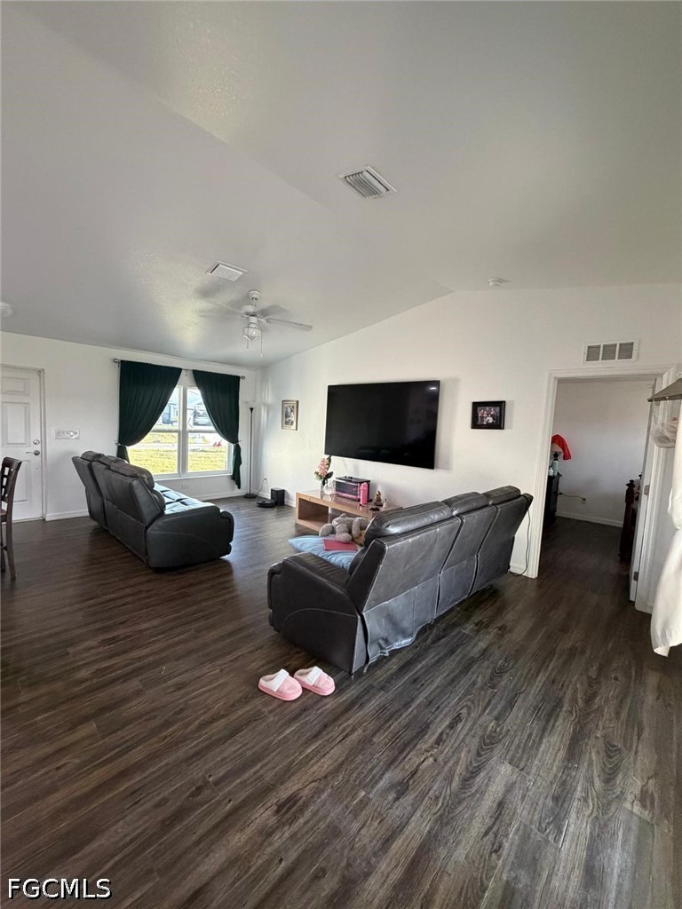 3 Bed SingleFamilyResidence for Sale in Labelle, photo 5