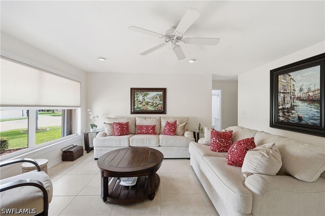 3 Bed SingleFamilyResidence for Sale in South Pointe, photo 5
