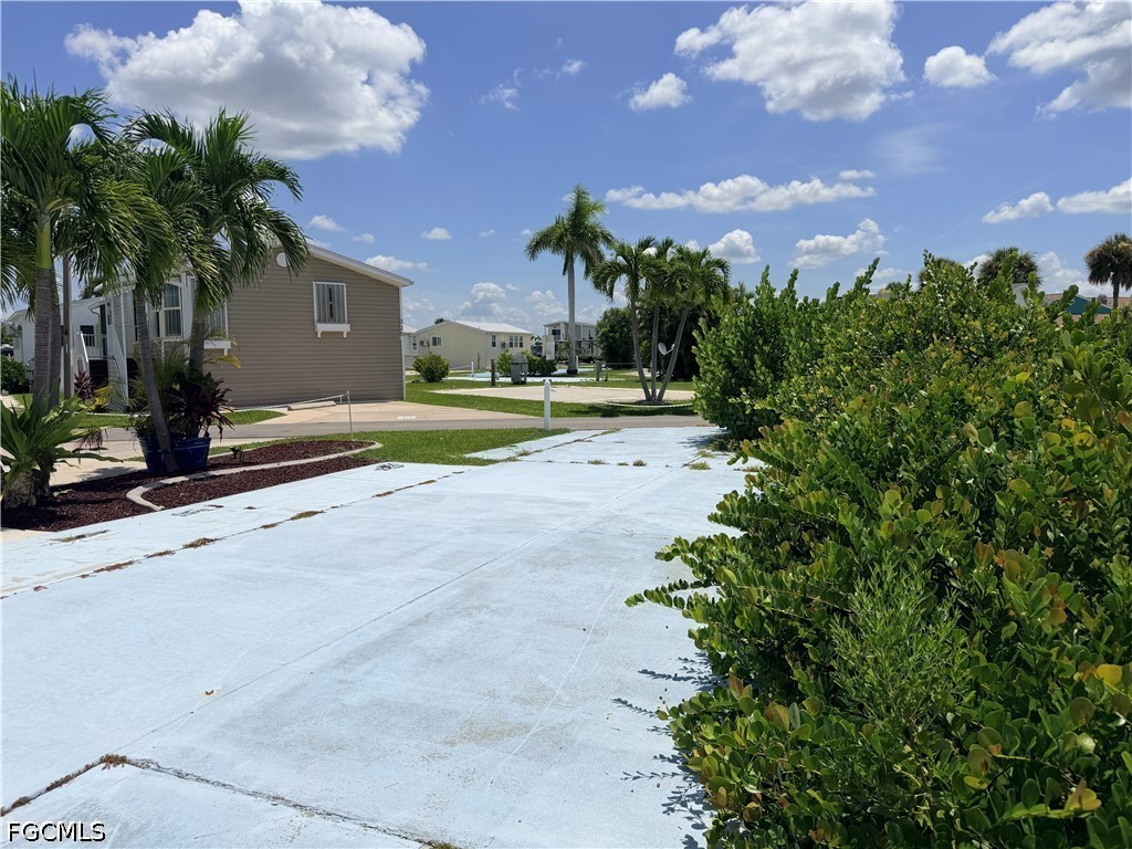 Residential for Sale in Palmetto Palms R V, photo 5
