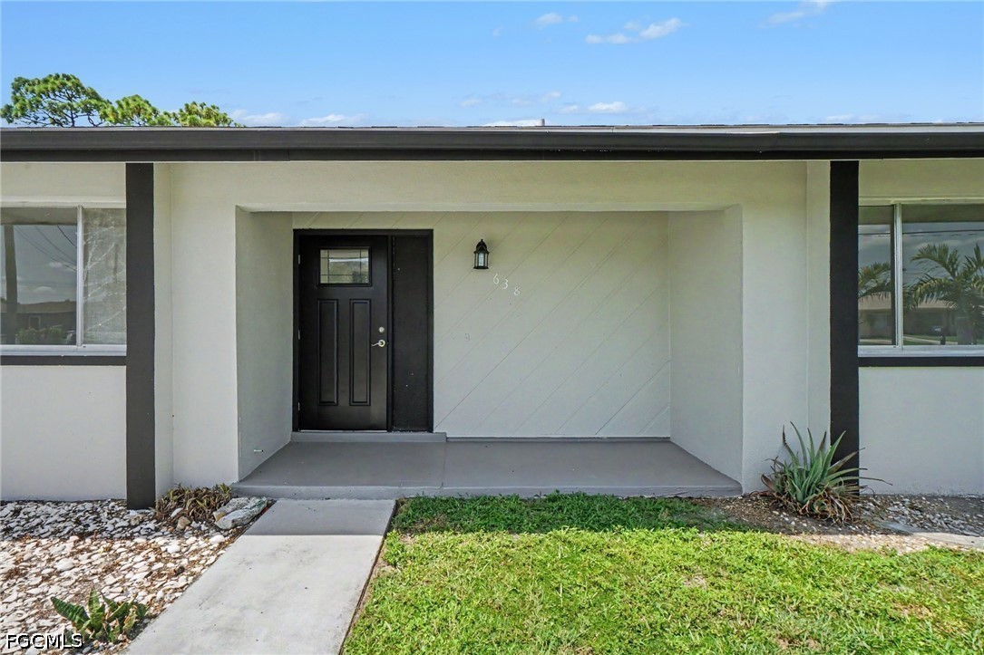 2 Bed SingleFamilyResidence for Sale in Cape Coral, photo 5