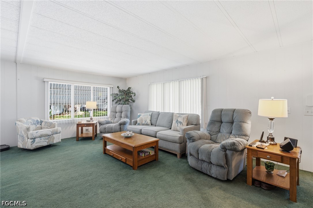 2 Bed ManufacturedHome for Sale in Carriage Village, photo 5