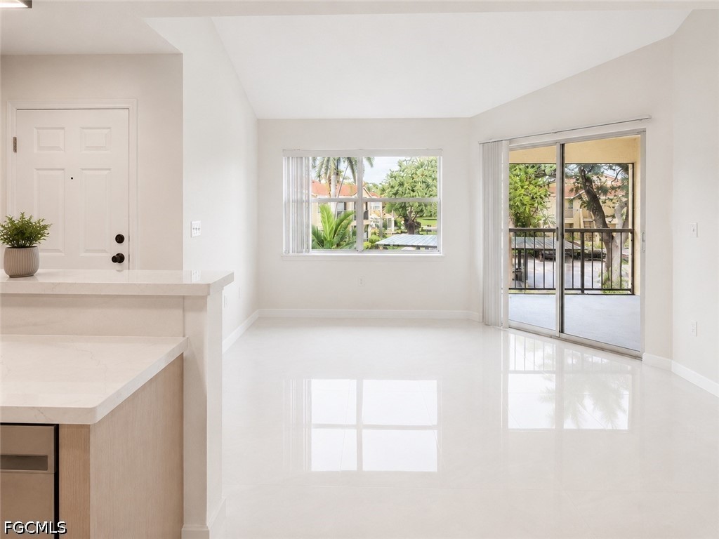 1 Bed Condominium for Sale in Venetian Palms, photo 5