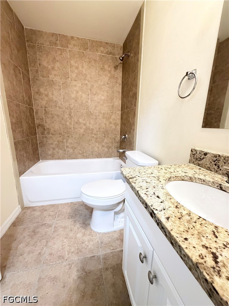 3 Bed Duplex for Sale in Cape Coral, photo 5