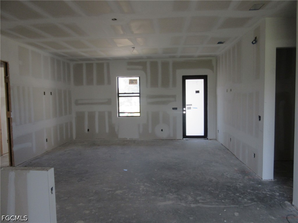3 Bed SingleFamilyResidence for Sale in Lehigh Acres, photo 5