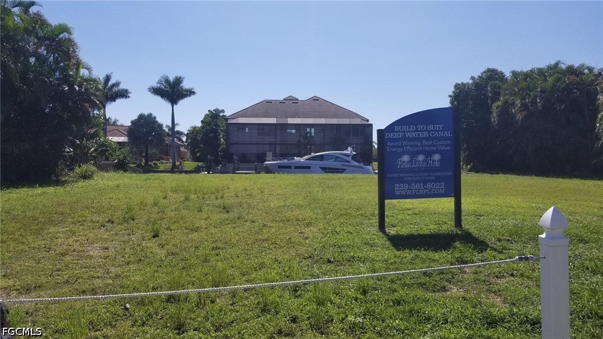 Waterfront Home for Sale in Fort Myers, photo 5