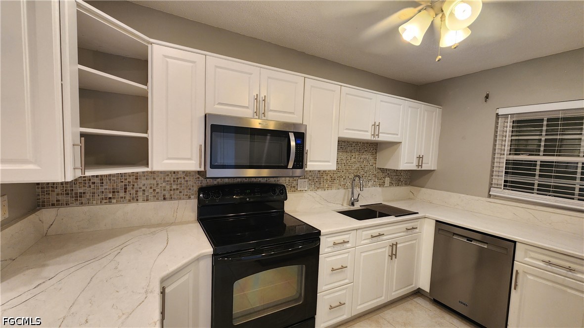 3 Bed Waterfront Home for Sale in Fort Myers, photo 5