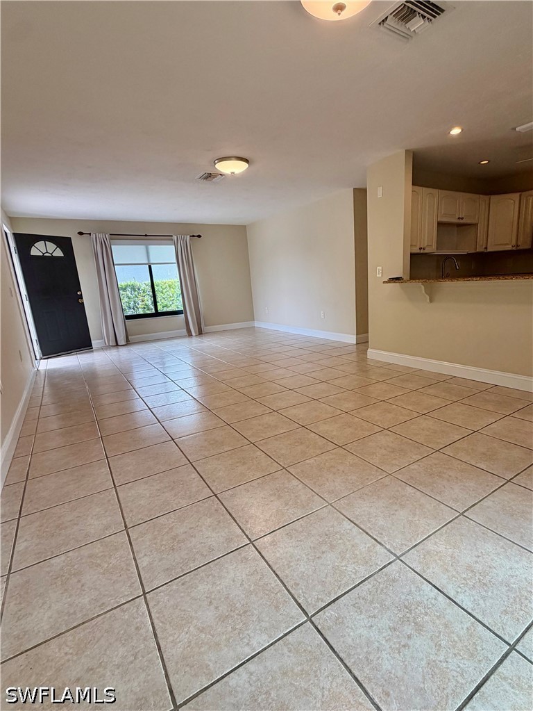 3 Bed SingleFamilyResidence for Sale in Naples, photo 5