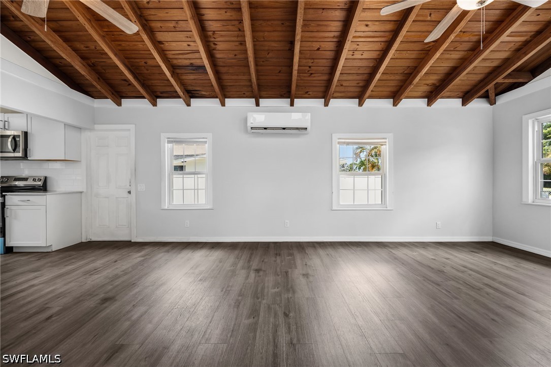 3 Bed SingleFamilyResidence for Sale in Naples, photo 5