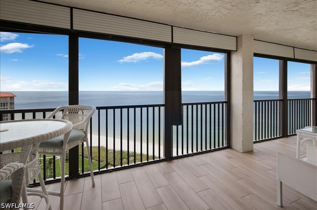 2 Bed Waterfront Home for Sale in Naples, photo 5