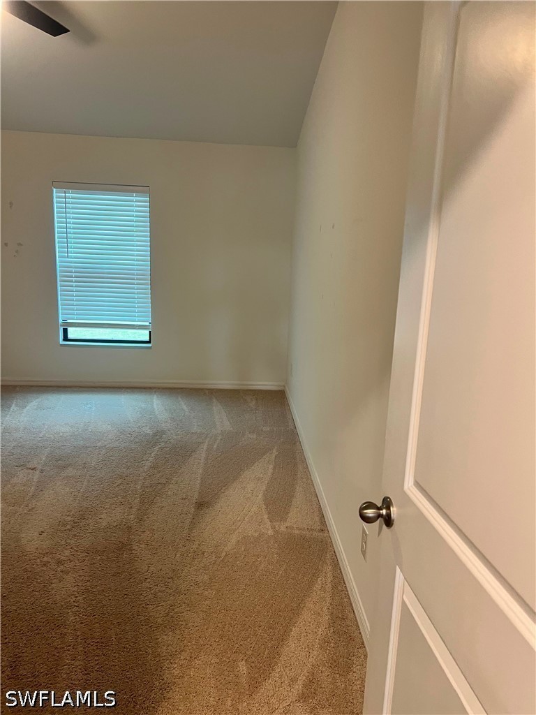 3 Bed SingleFamilyResidence for Sale in Mirror Lakes, photo 5