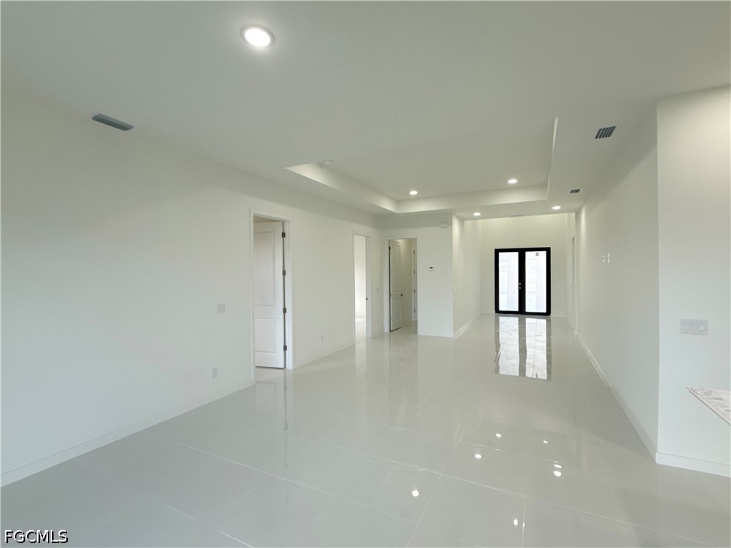 4 Bed SingleFamilyResidence for Sale in Cape Coral, photo 5