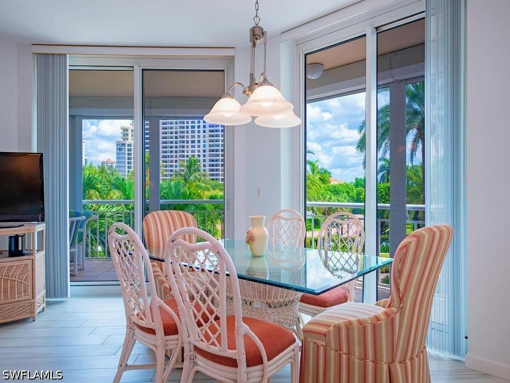 2 Bed Condominium for Sale in Naples, photo 5