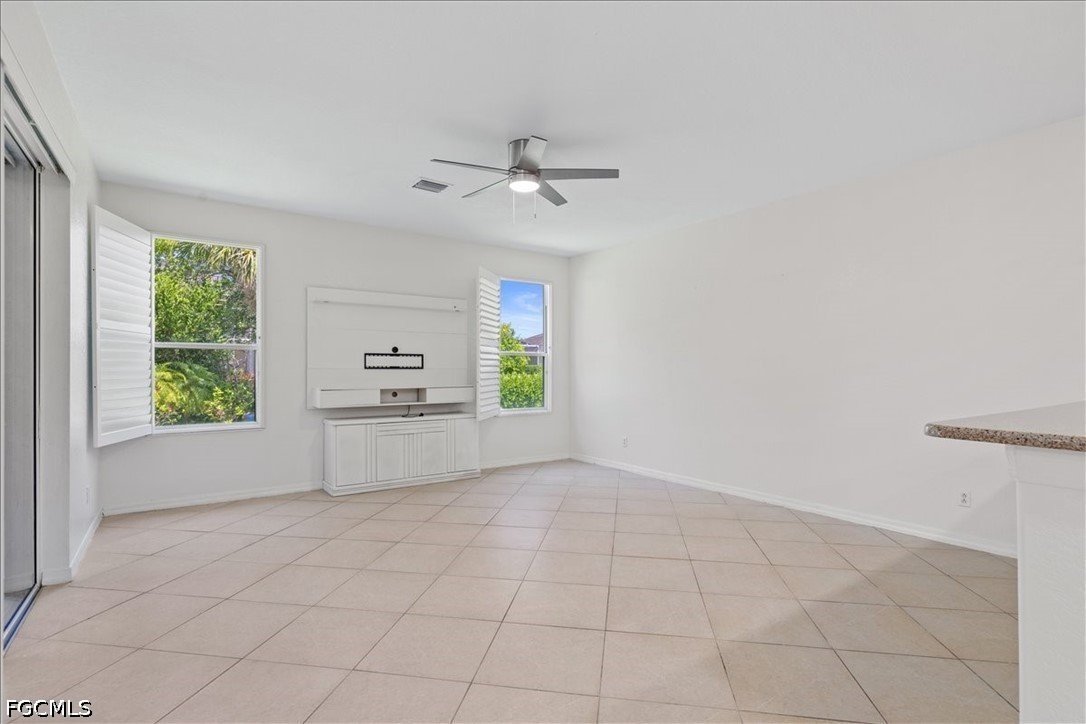 6 Bed SingleFamilyResidence for Sale in Stoneybrook, photo 5