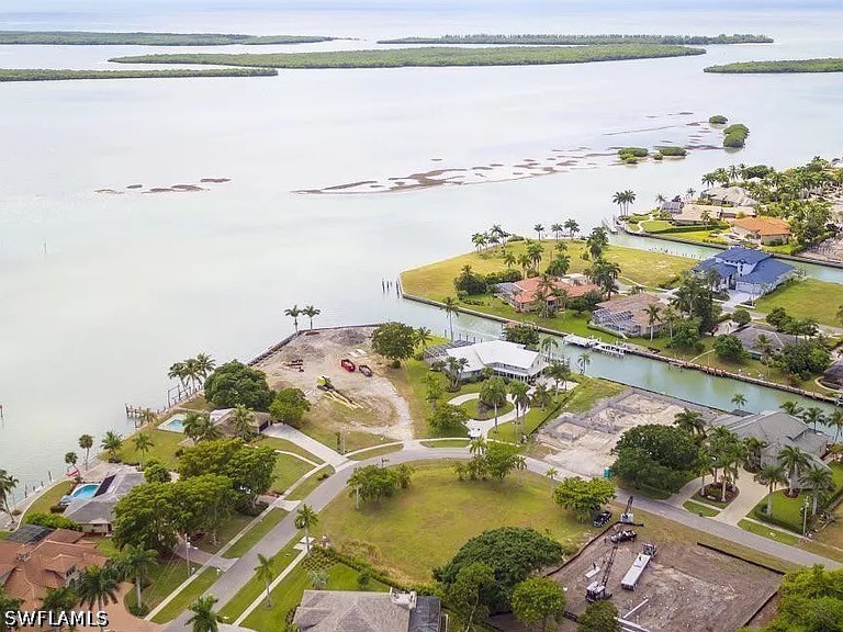 Residential for Sale in Marco Beach, photo 5