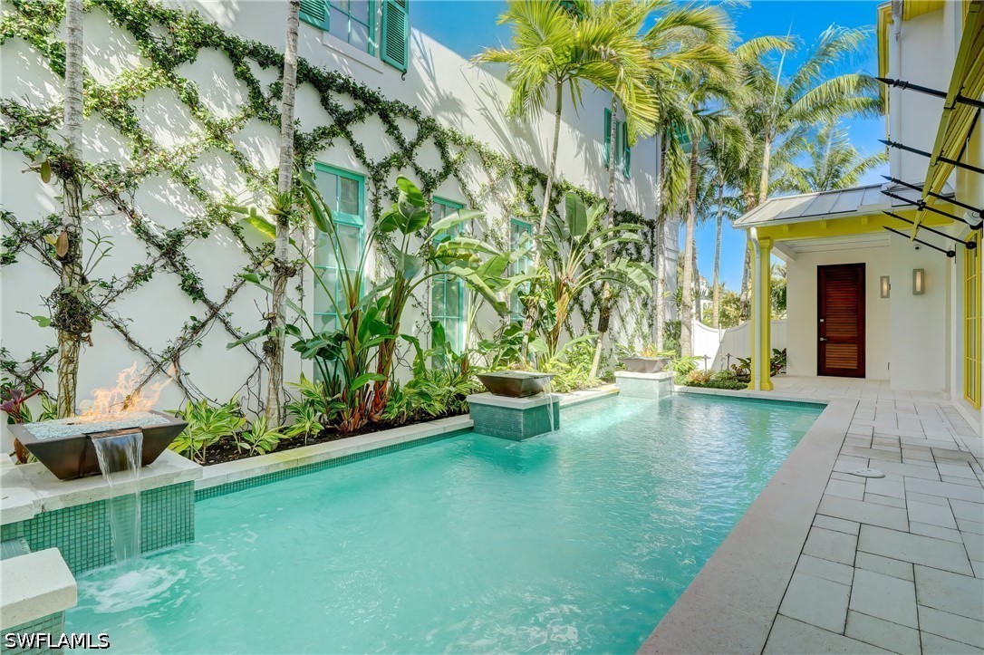 4 Bed Pool Home for Sale in Olde Naples, photo 5