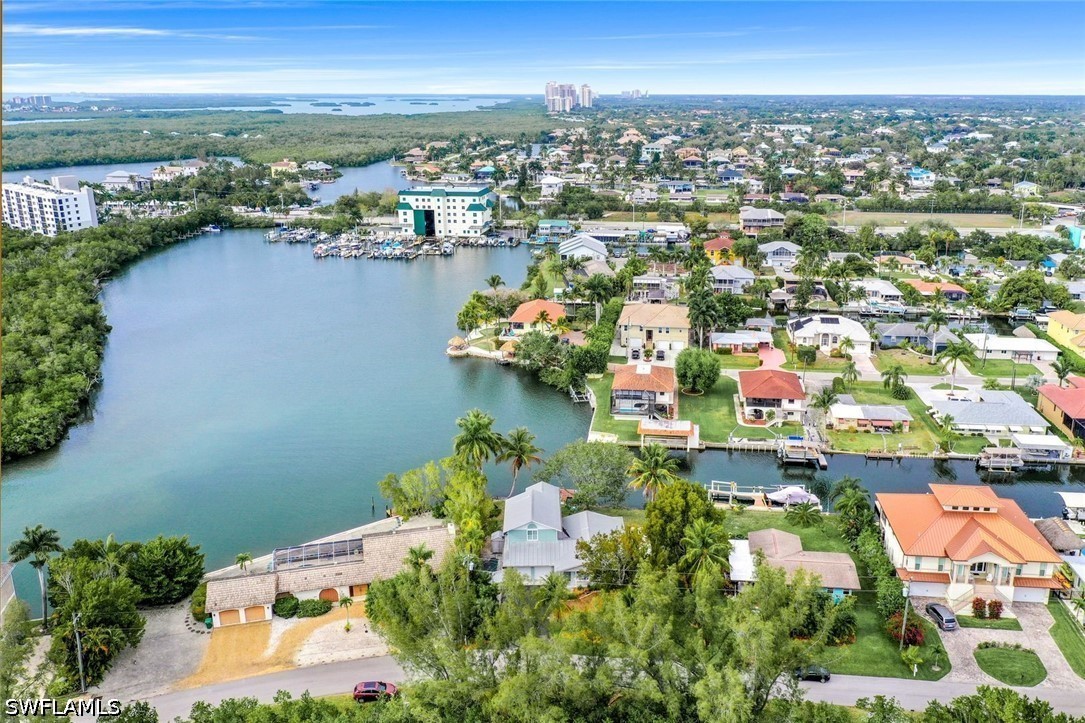 4 Bed Waterfront Home for Sale in Little Hickory Shores, photo 5