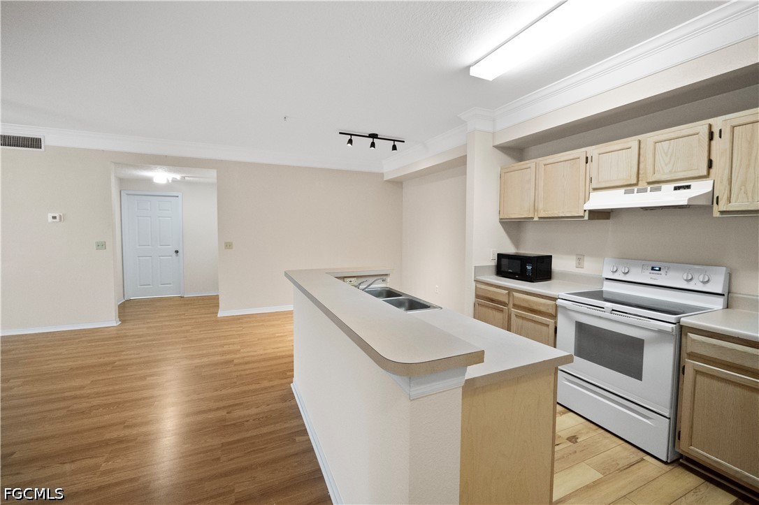 3 Bed Condominium for Sale in Royal Greens, photo 5