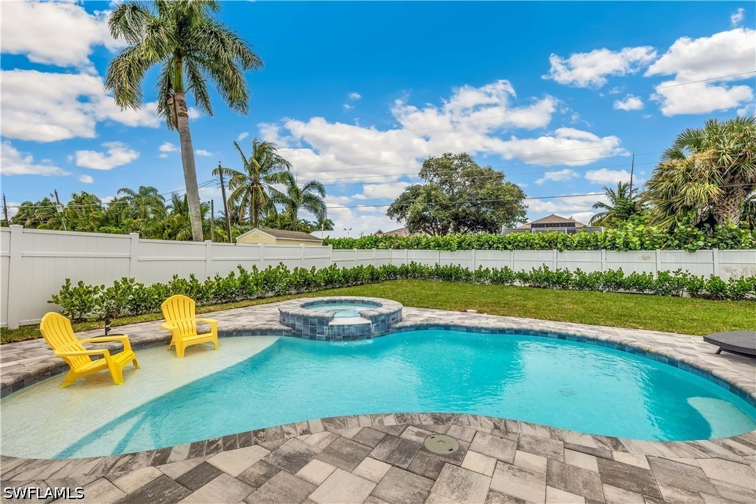 3 Bed Pool Home for Sale in Naples Park, photo 5